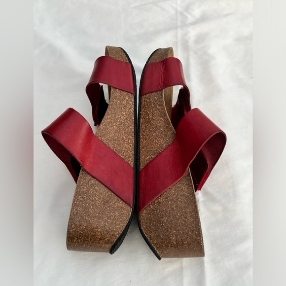 LOLASABBIA Red Velcro strap platform sandals size 9.5/10. - Picture 7 of 9